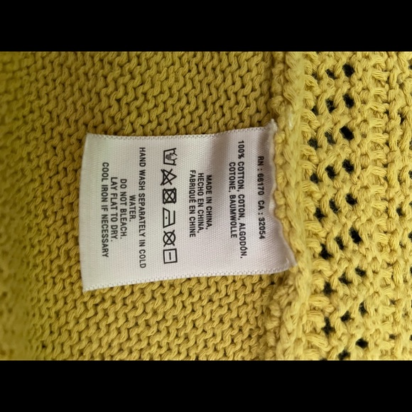 Beautiful open weave Anthropologie sweater in yellow/gold. Size MP - Picture 4 of 4